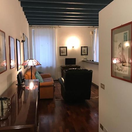 Apartmán Gatto Bianco Bergamo 9 Exteriér fotografie