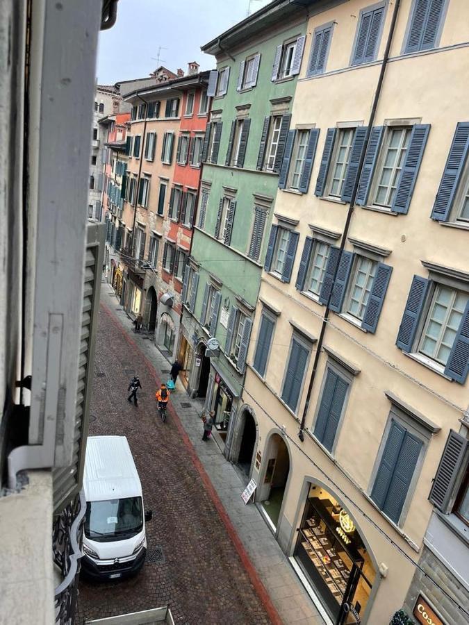 Apartmán Gatto Bianco Bergamo 9 Exteriér fotografie